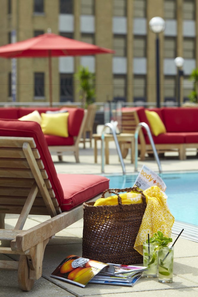 Renaissance Columbus Downtown Hotel 50/51