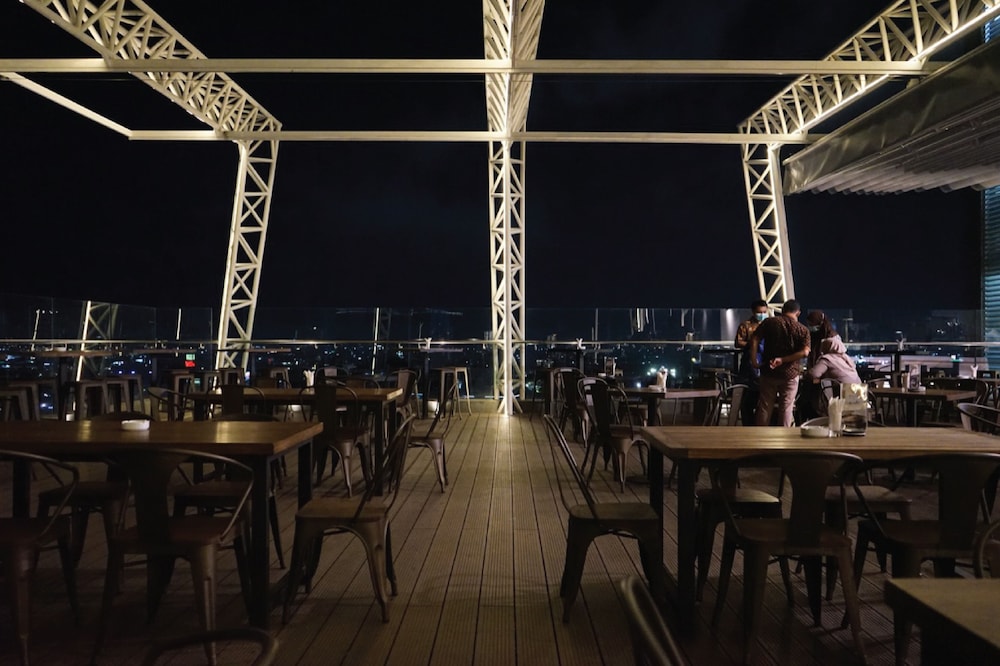 Platinum Tunjungan Hotel 35/50