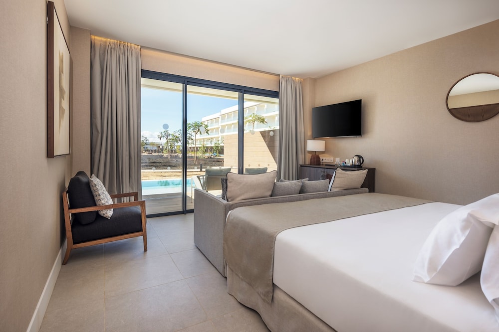 Swim Up, Superior, King Bed