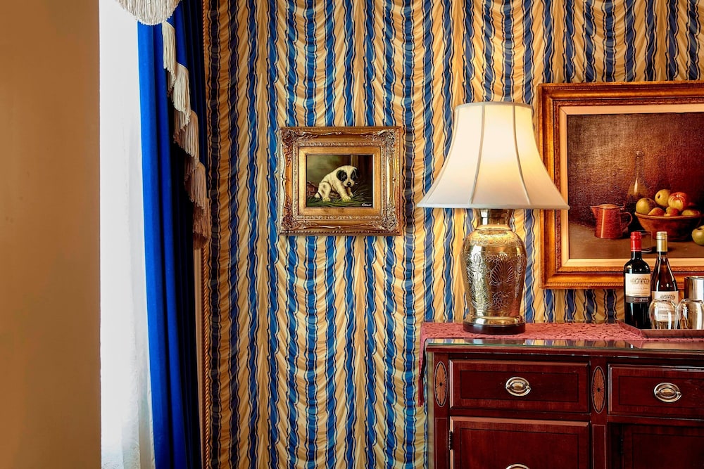 THE HOTEL SASKATCHEWAN, AUTOGRAPH COLLECTION 41/58