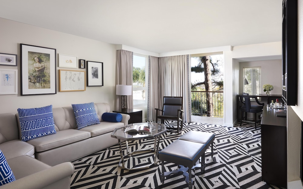 Chamberlain West Hollywood 47/77