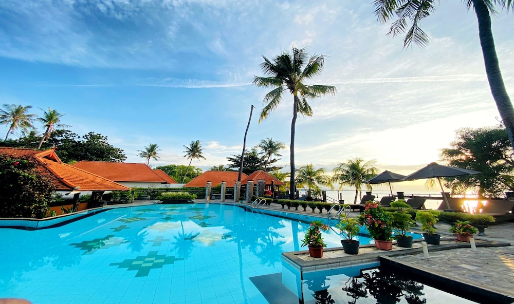 Nugraha Lovina Seaview Resort & Spa 66/69
