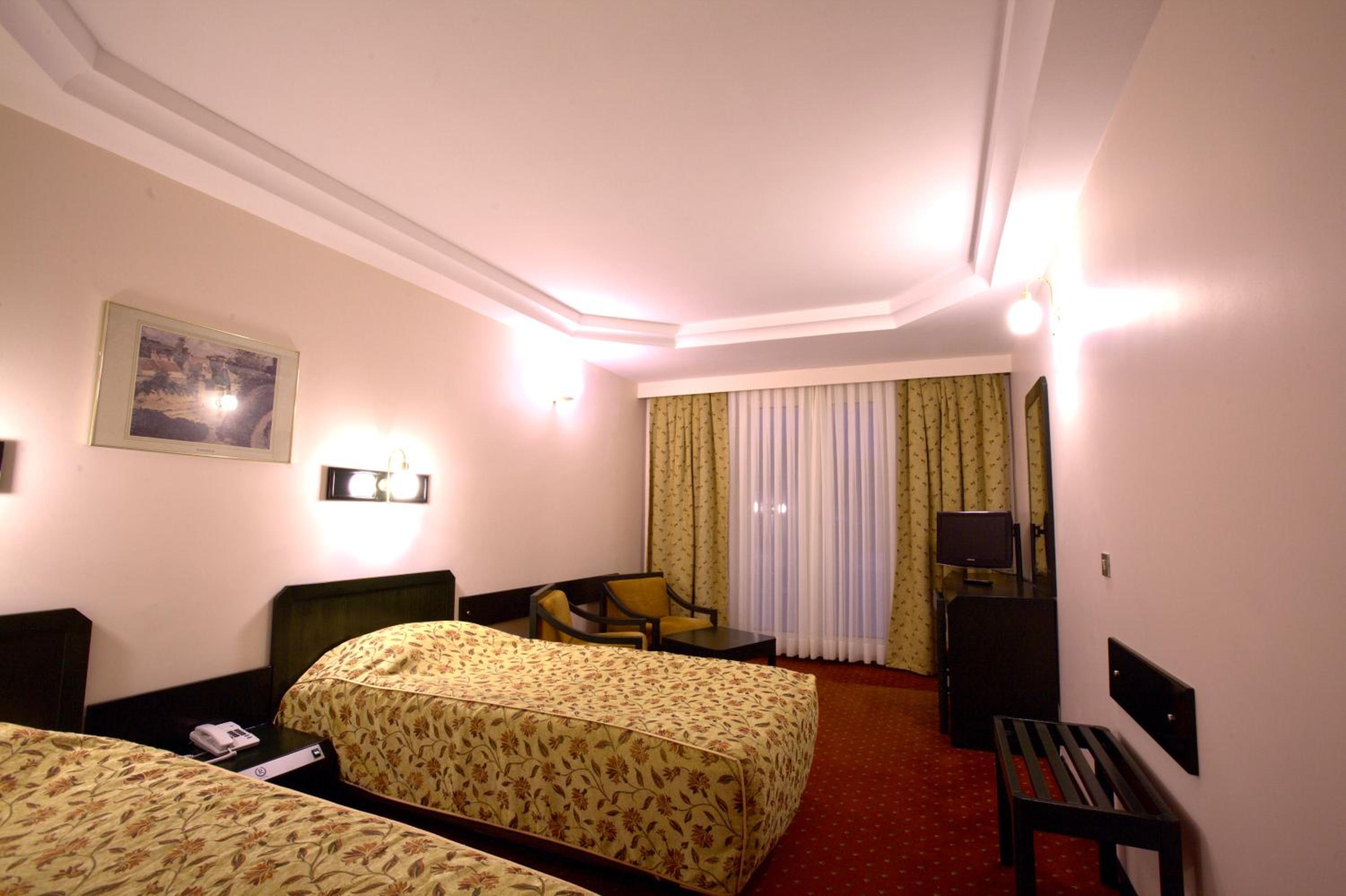 STANDARD, DOUBLE OR TWIN BED