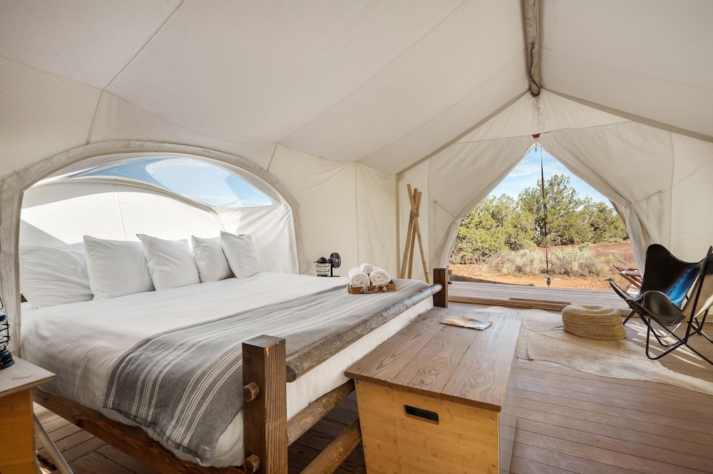 Kids, Stargazer, Tent, King and Twin Beds, Private Bathroom