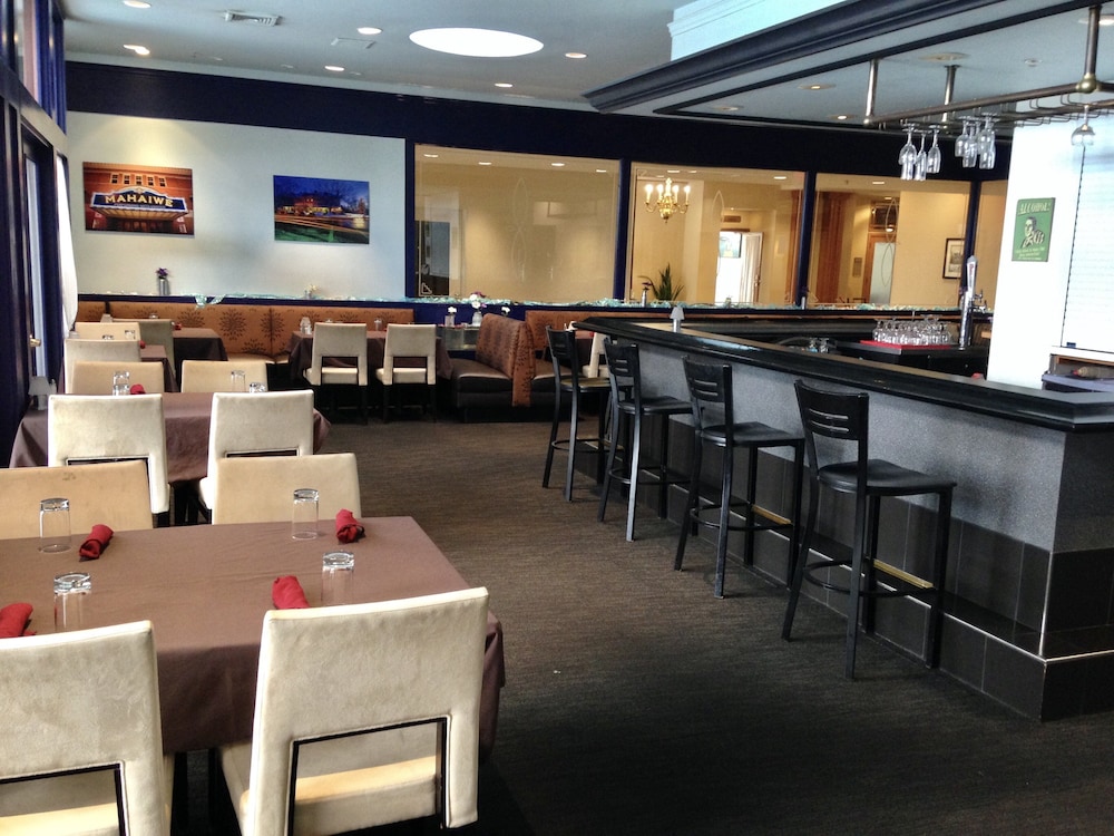 Holiday Inn Suites Pittsfield Berkshires 59/80