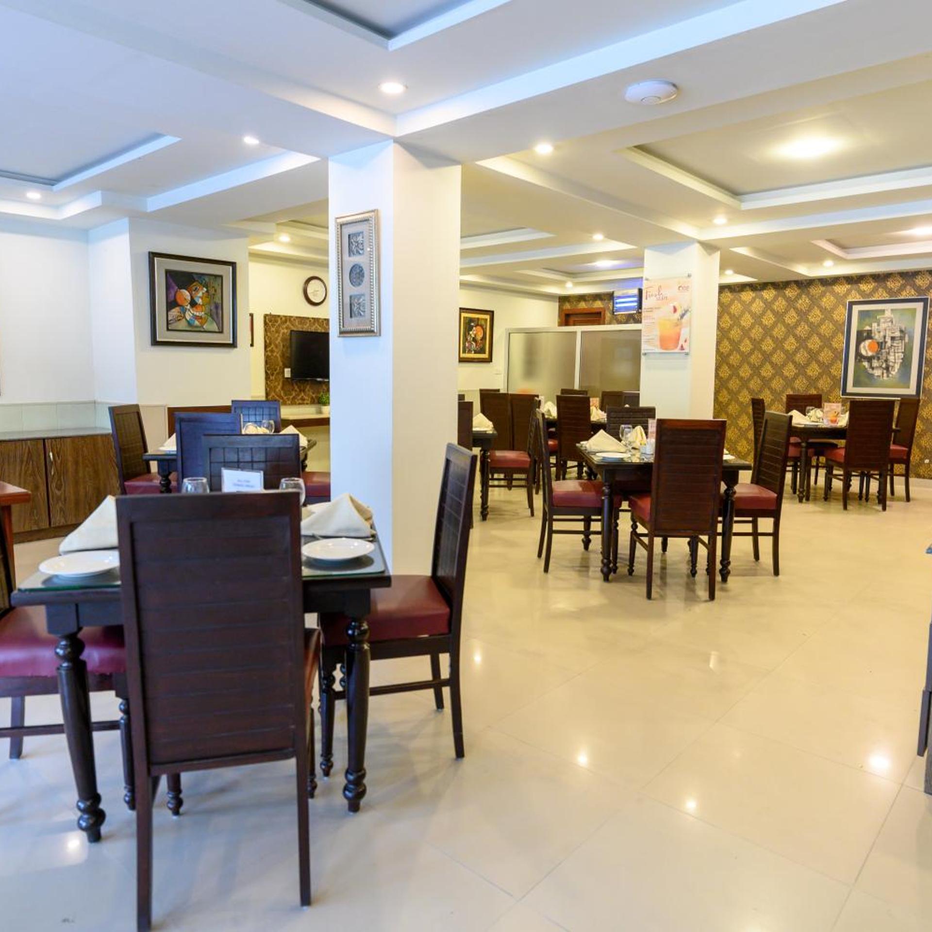 Hotel One Jinnah 35/41