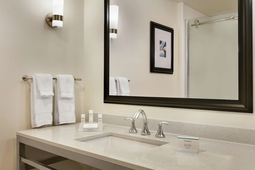 Hilton Garden Inn Statesville 10/40