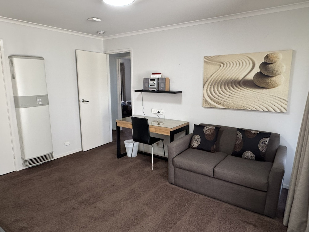 BARWON VALLEY LODGE 36/64