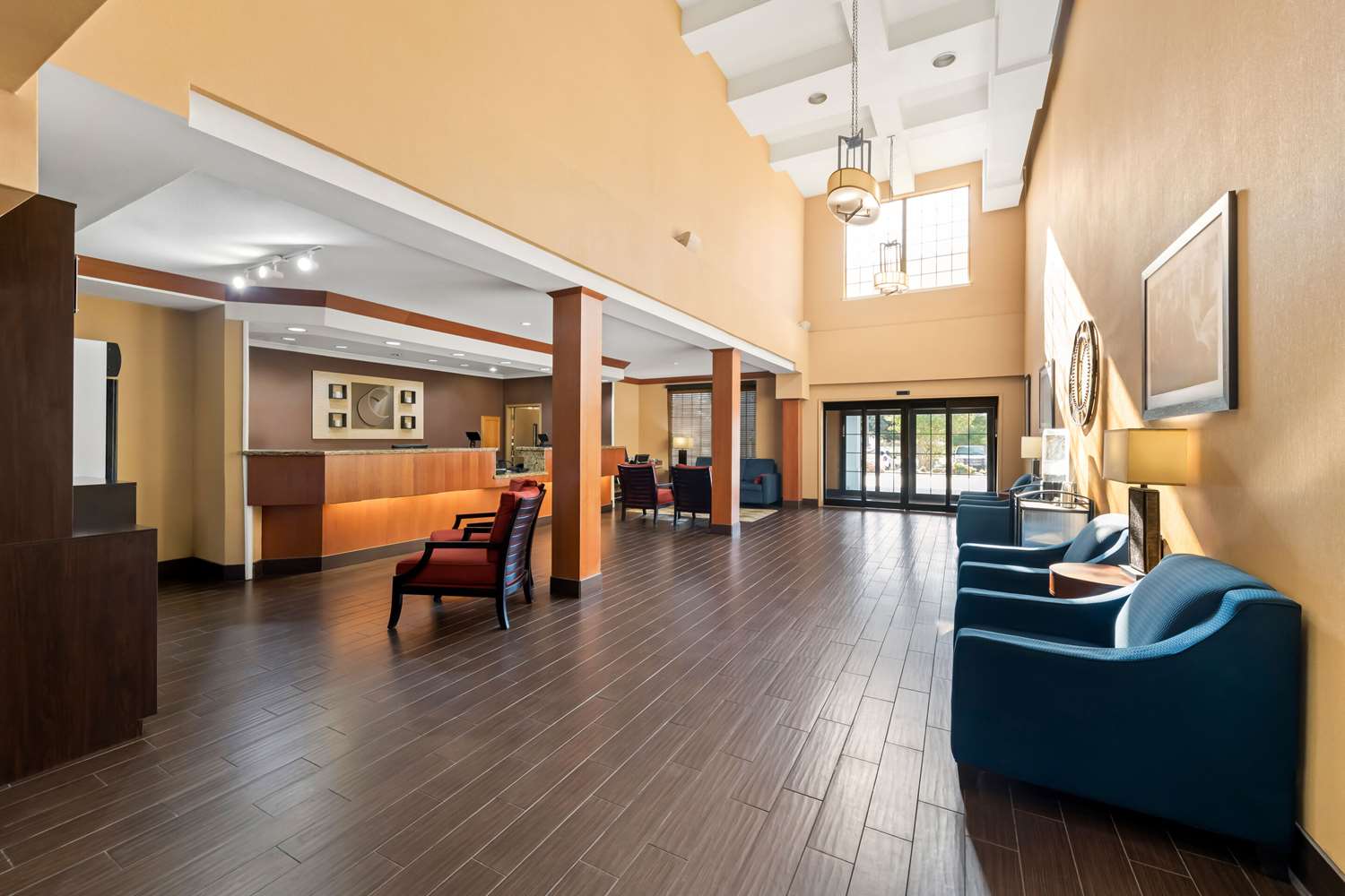 Roanoke Suites 14/24