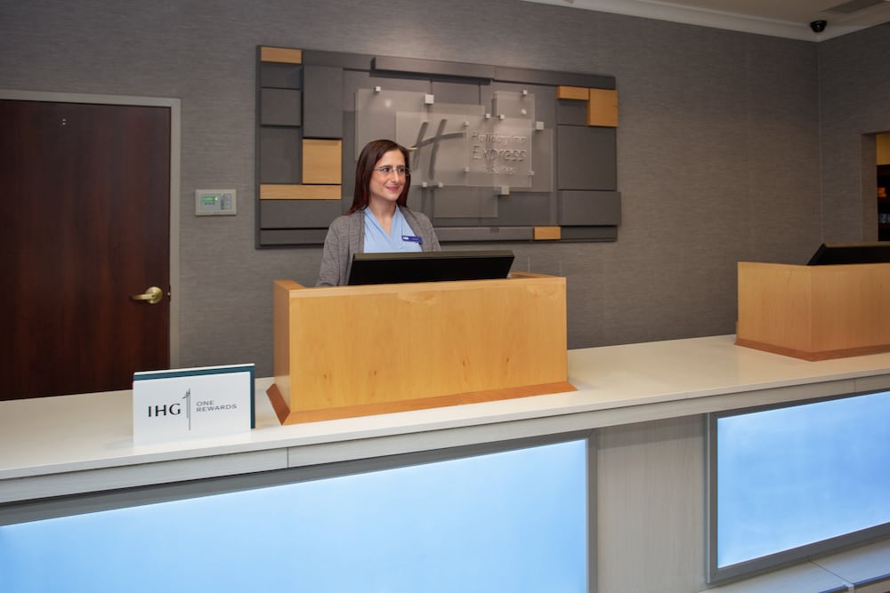 Holiday Inn Express & Suites Rochester Webster, an IHG Hotel 5/50
