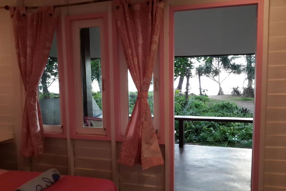 Phayam Coconut Beach Resort 27/50