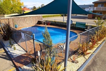 NARELLAN MOTOR INN 34/54