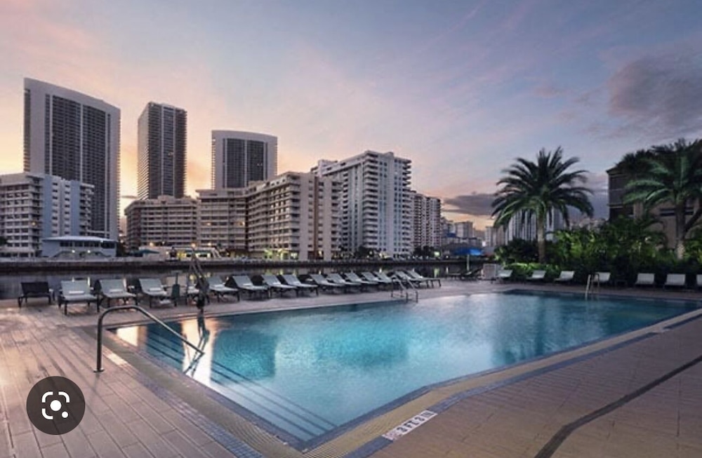 Beachwalk Elite Hotels Resorts 10/50