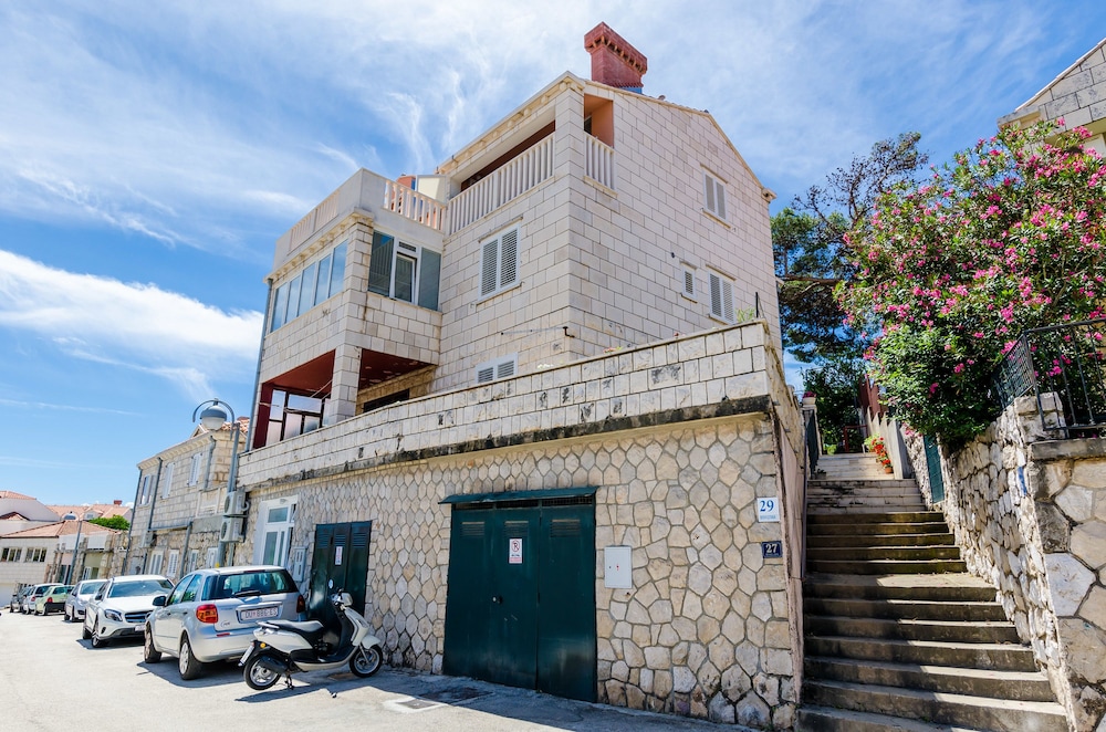 Guest House Avdic 29/41