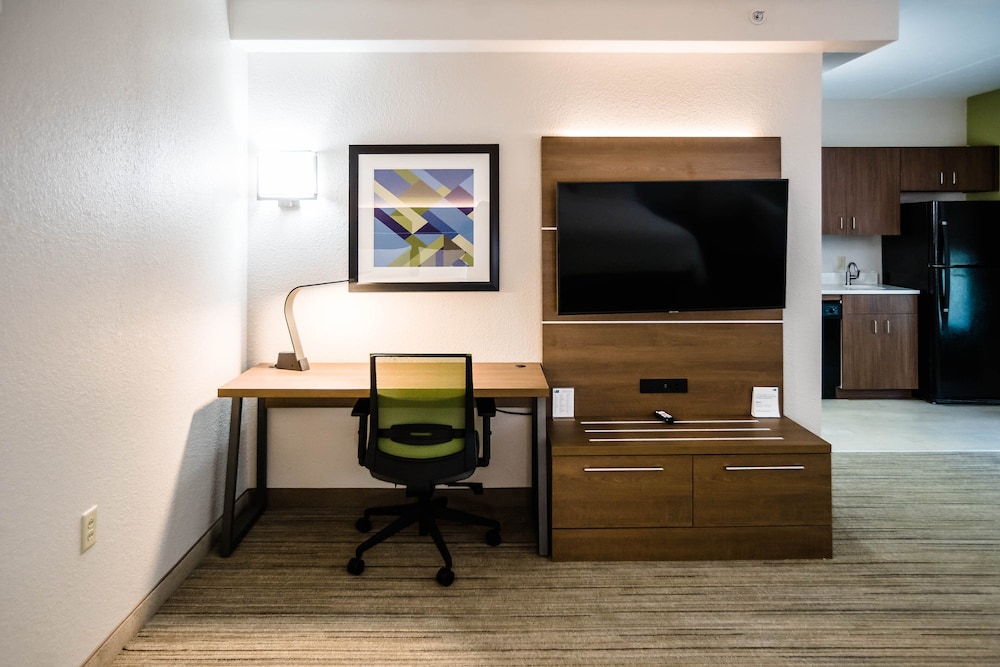 Holiday Inn Express Hoteland Suites Knoxville Farragut 49/63