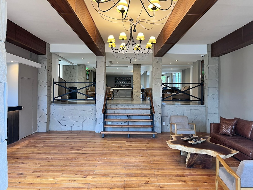Cerro Calafate Hotel 24/30