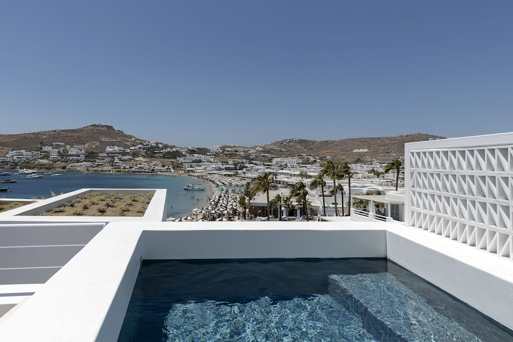 CUBIC Mykonos Seafront Design Suites 8/58