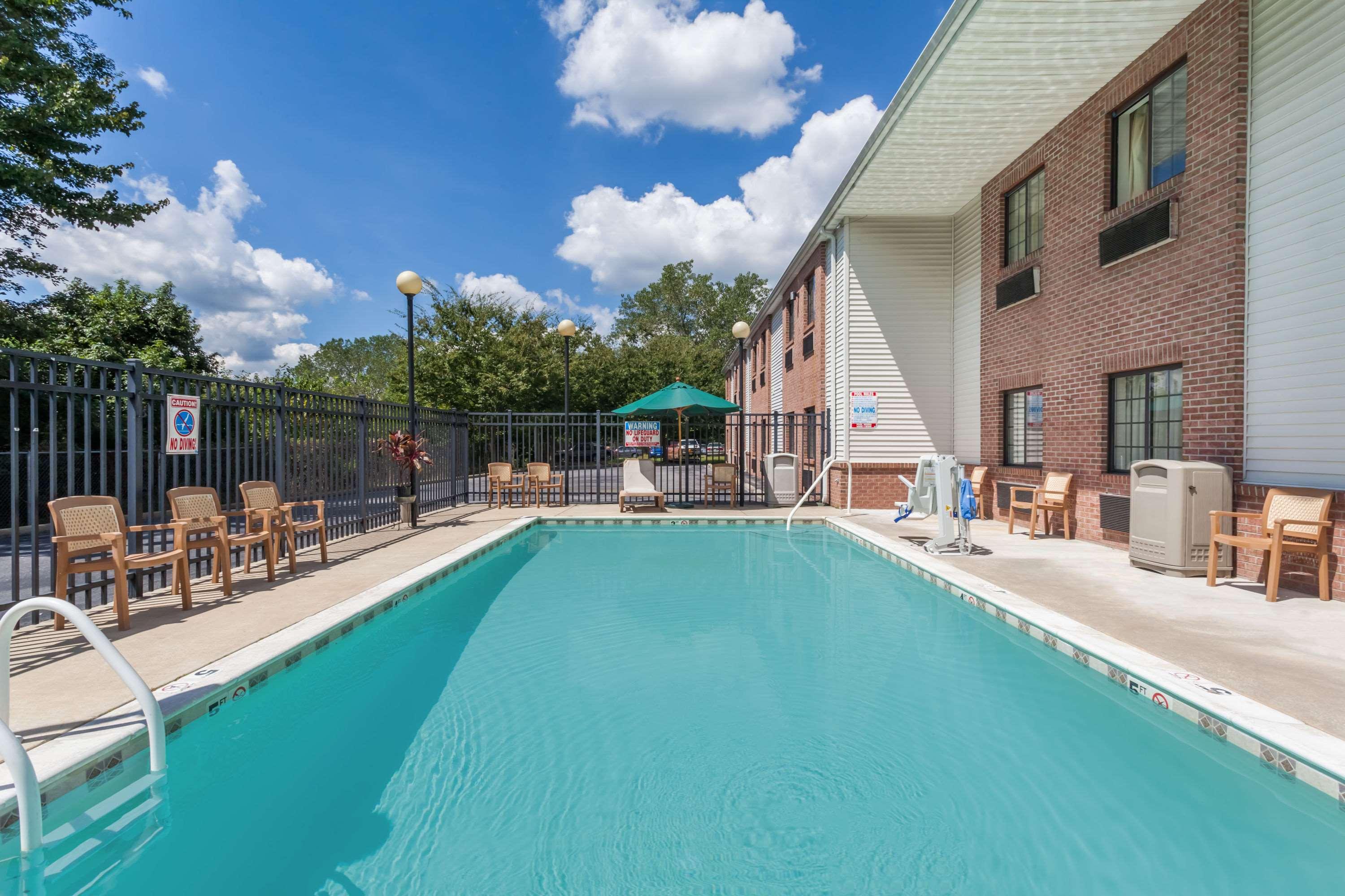Days Inn & Suites by Wyndham Cambridge 26/30