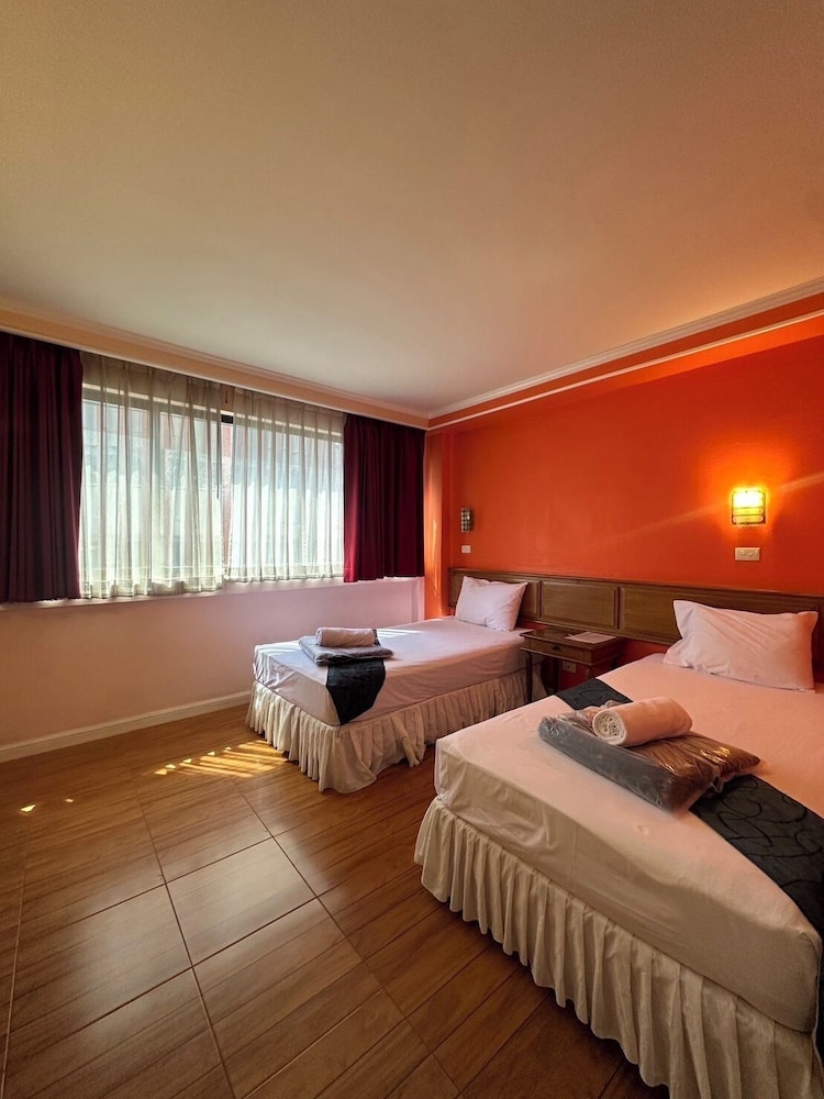 Asia Inn Bangkok 6/23
