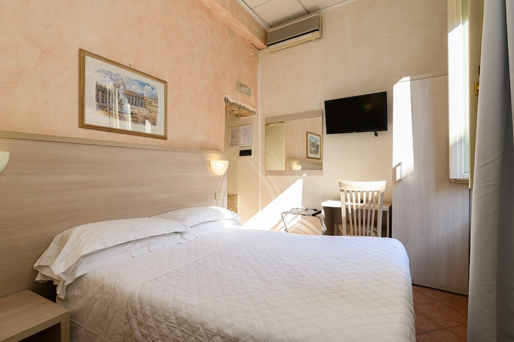 Hotel Julia 25/66