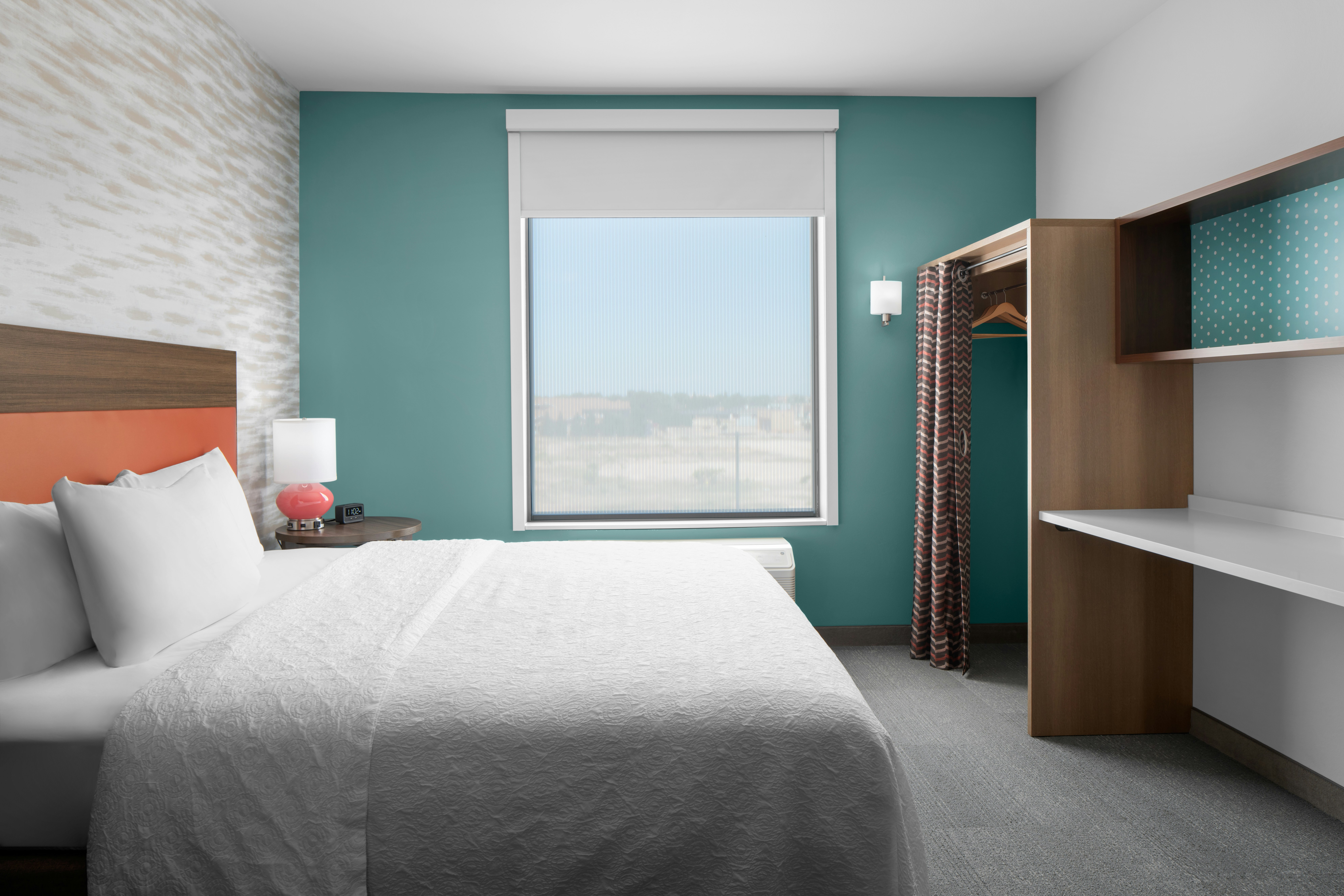 Suite, King Bed, Accessible