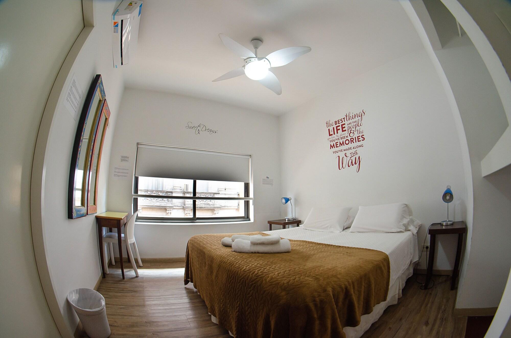 Room, Double Bed, Private Bathroom 8/10