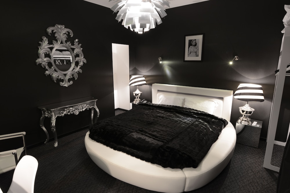 FAMILY, DOUBLE BED, TERRACE