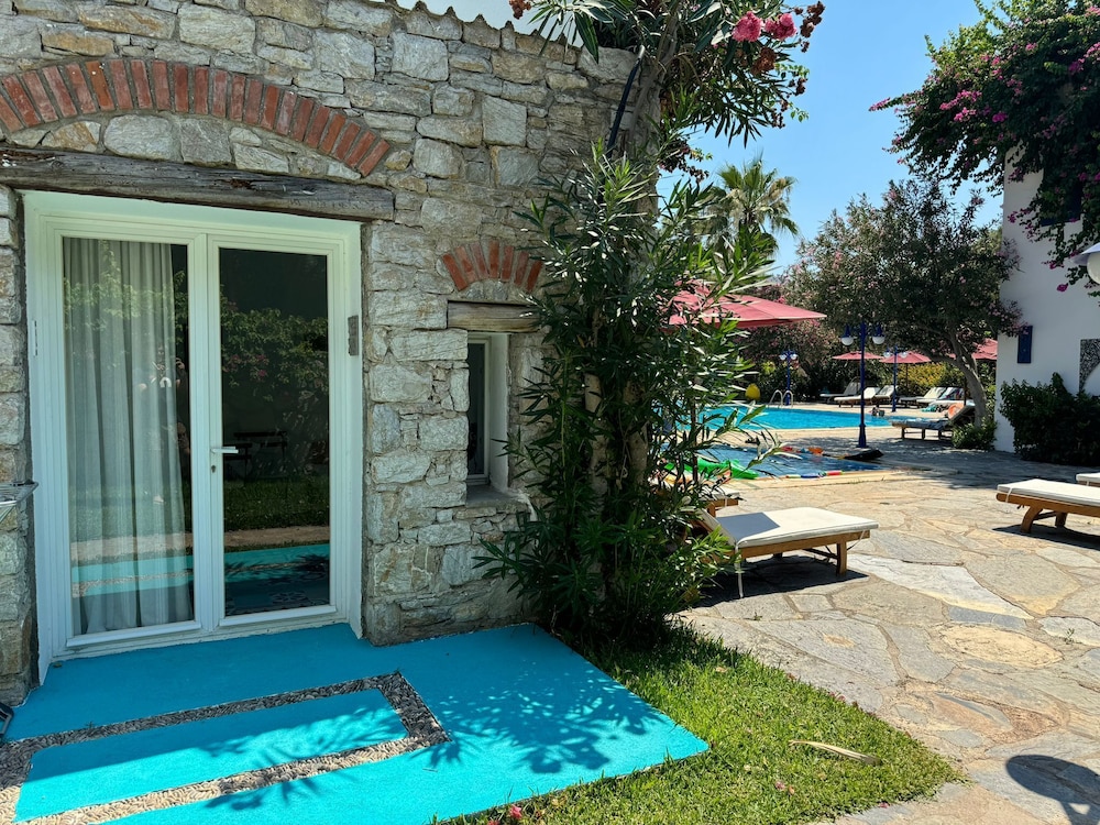 Marphe Hotel Suite and Villas 40/51