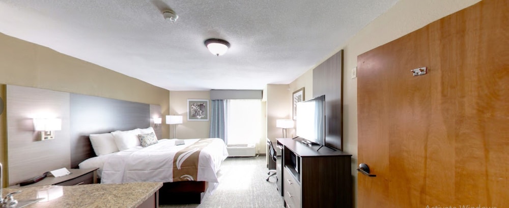 Quality Inn and Suites Roanoke Fort Worth North TX 26/46