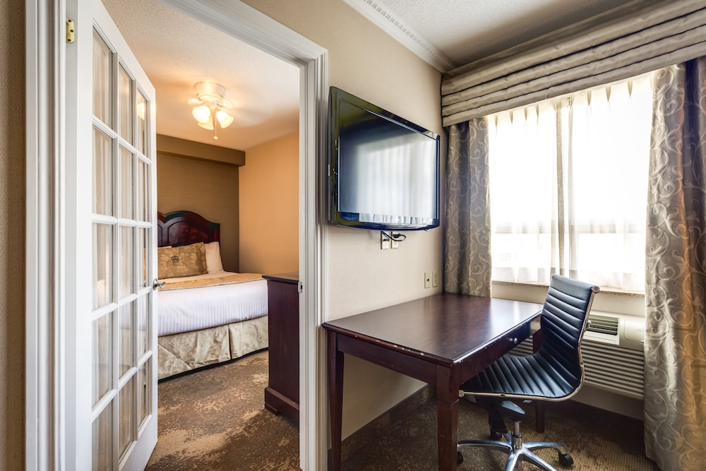 Monte Carlo Inns And Suites Downtown Markham 7/68