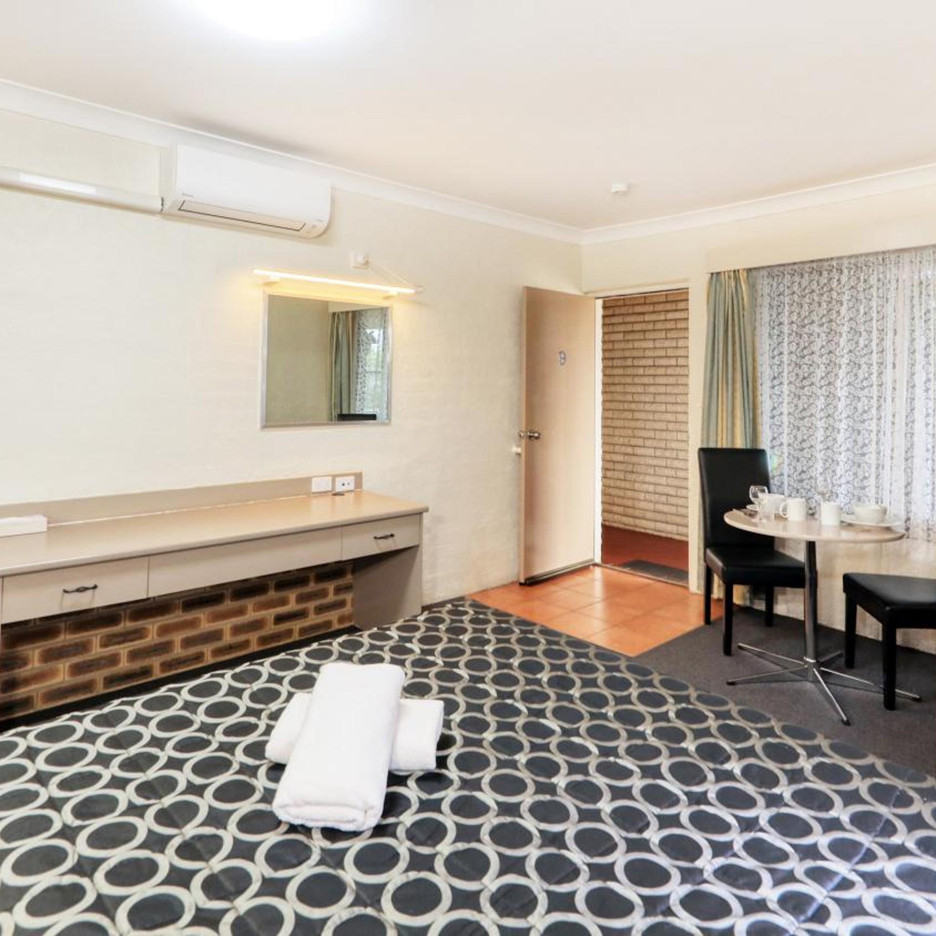 جناح تنفيذي، Sapphire City Motor Inn Inverell 8/8