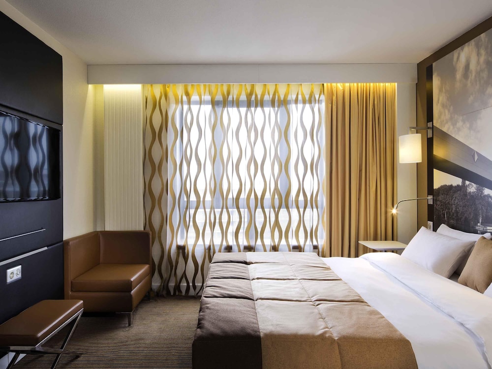 MERCURE CERGY PONTOISE CENTRE 19/70