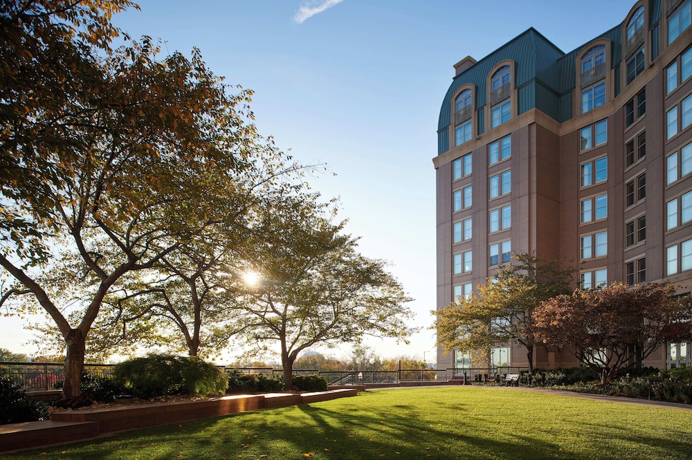 Salamander Washington DC (ex Mandarin Oriental Washington DC) 64/69