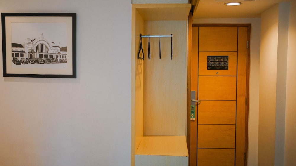 M Hotel Jakarta 34/67