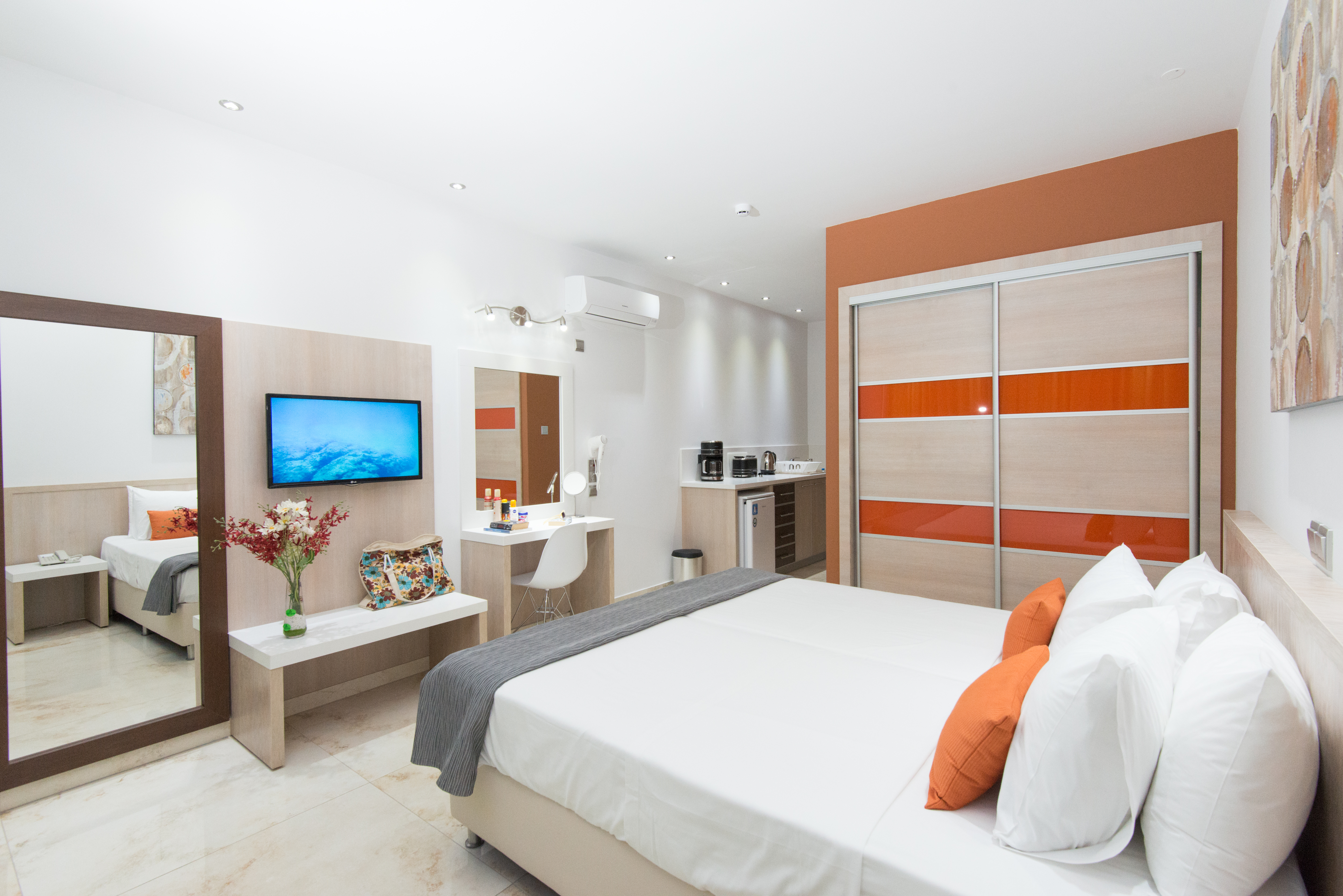 Luxury, Double or Twin Bed