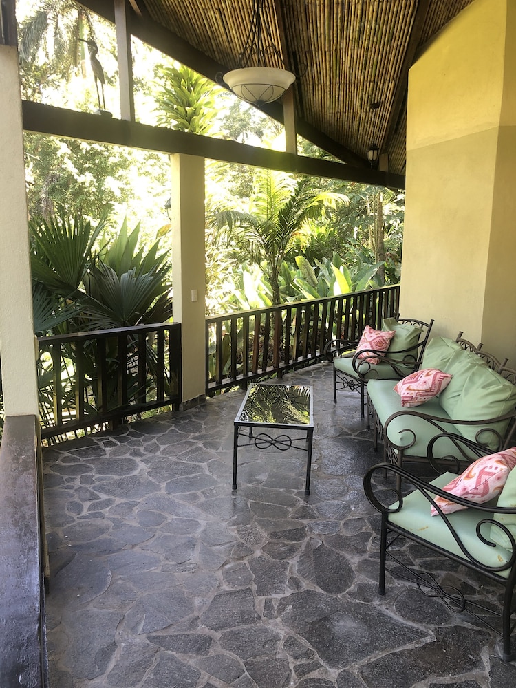 Heliconia Island 56/74