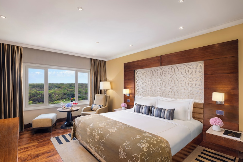 TAJ CLUB, DIPLOMAT, ENCLAVE, SUITE, KING BED, WITH VIEW