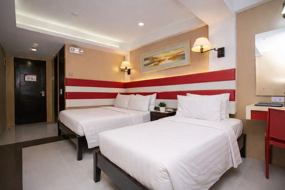 Super, Deluxe, 1 Queen and 1 Single Bed