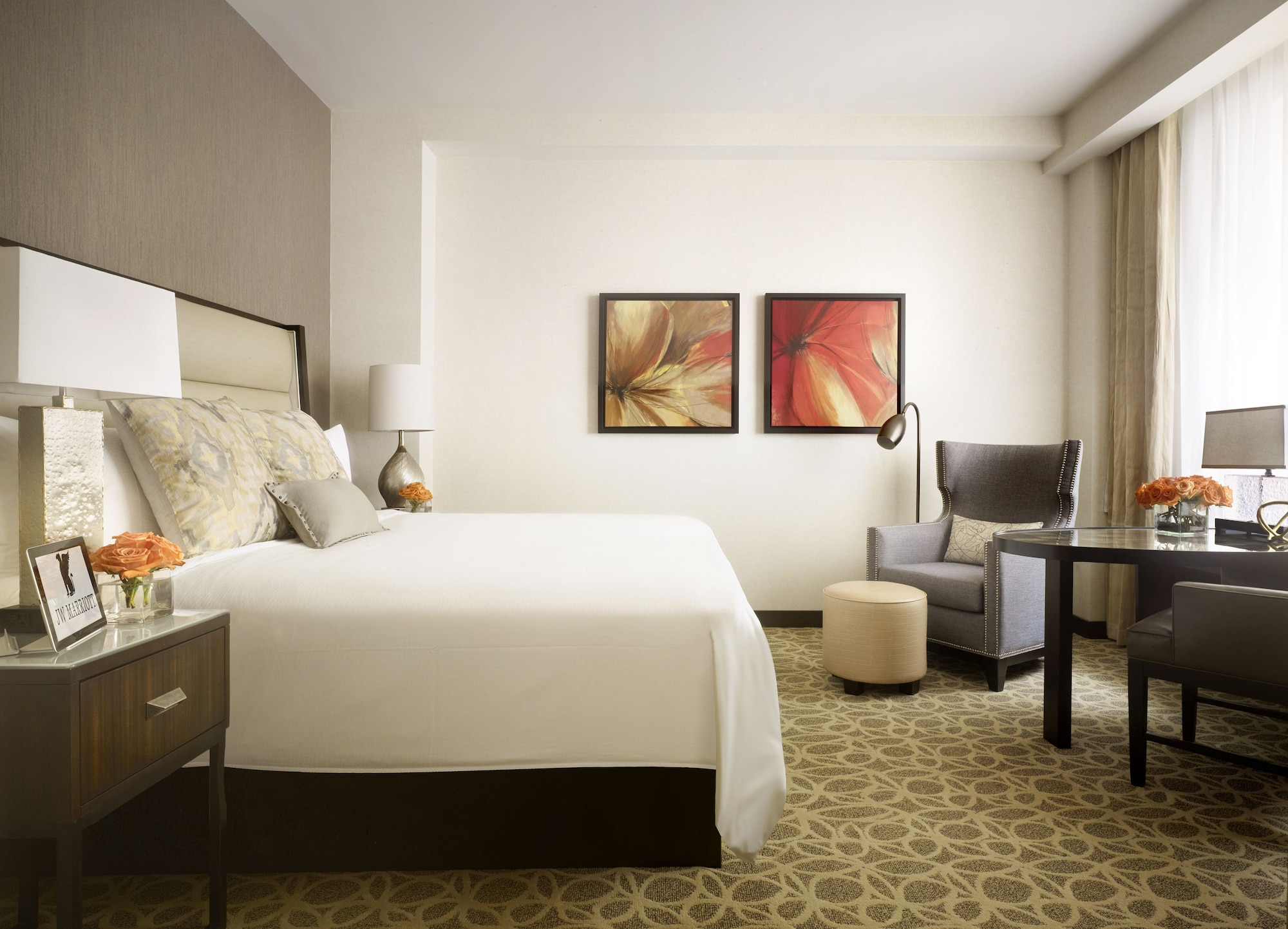Deluxe, King Bed