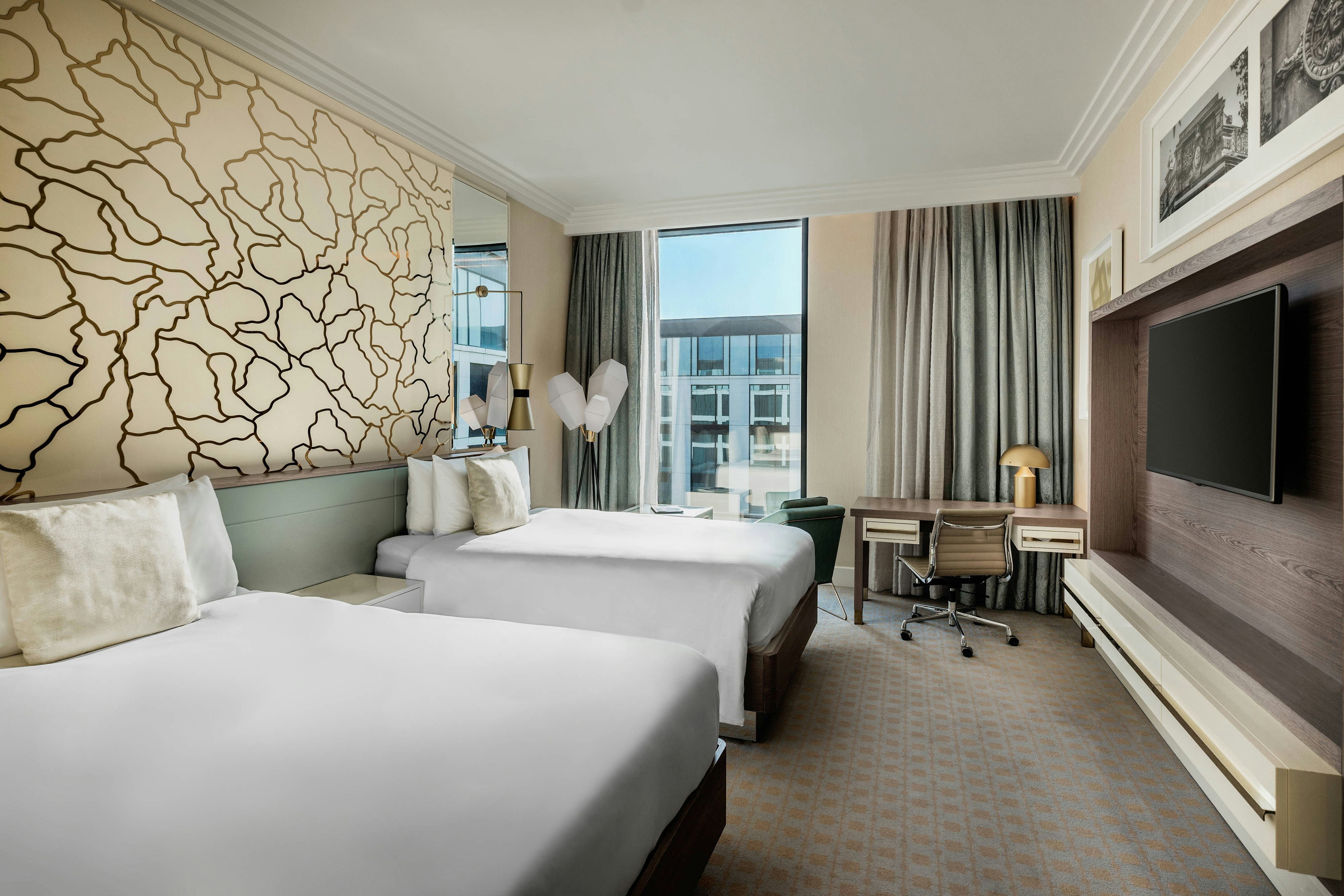 ROOM, TWIN BEDS