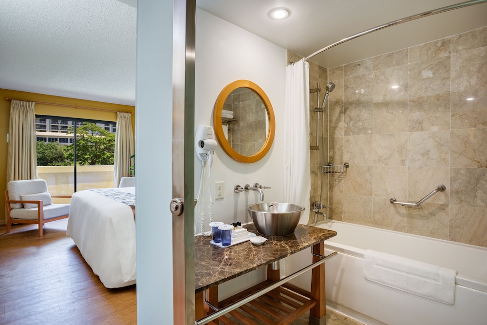 Guam Plaza Resort & Spa 37/69