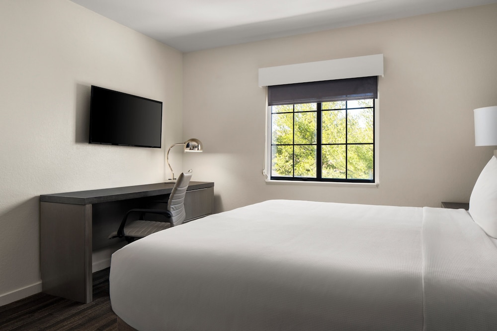 HYATT house Boston/Waltham 7/66