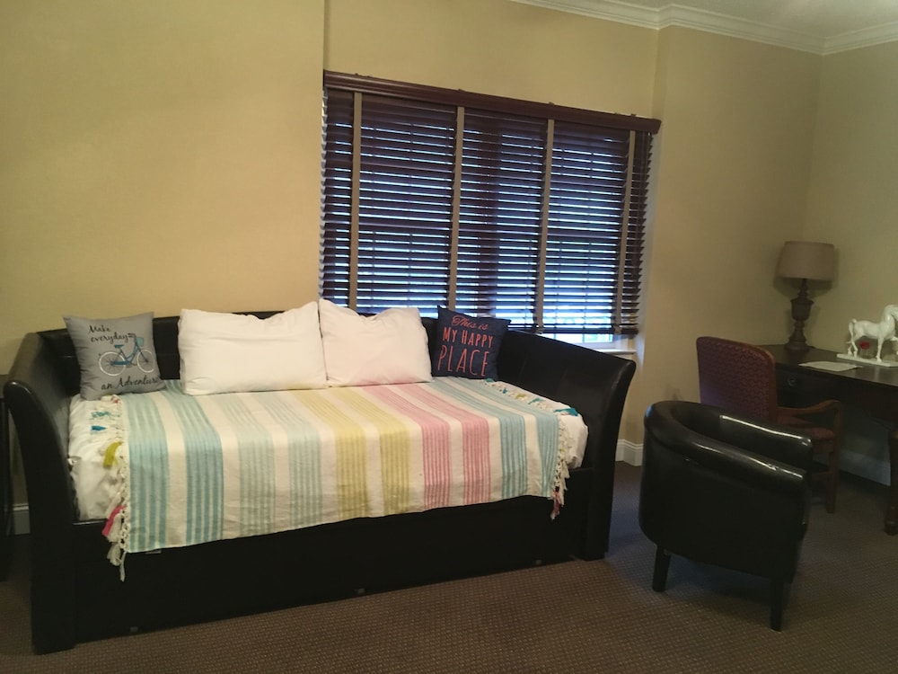 Colts Neck Inn Hotel 20/64