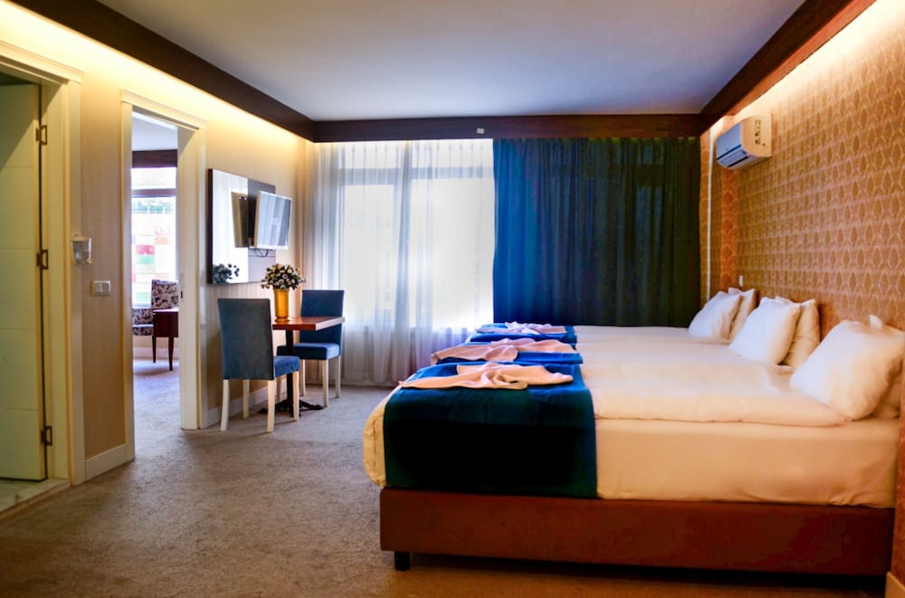 COMFORT, SUITE