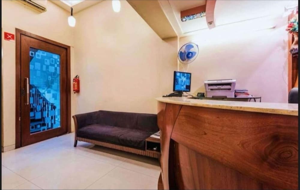 Hotel Broadway Colaba Mumbai 7/50