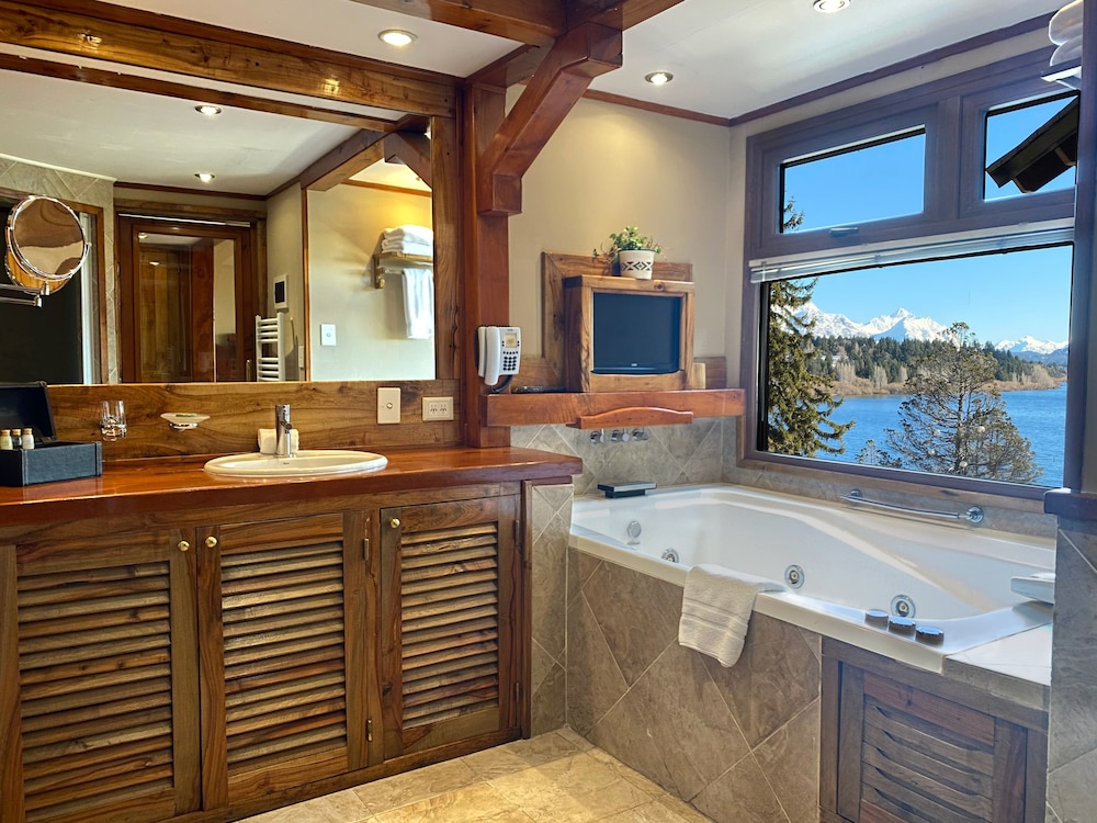 Charming Luxury Lodge and Private Spa 74/74