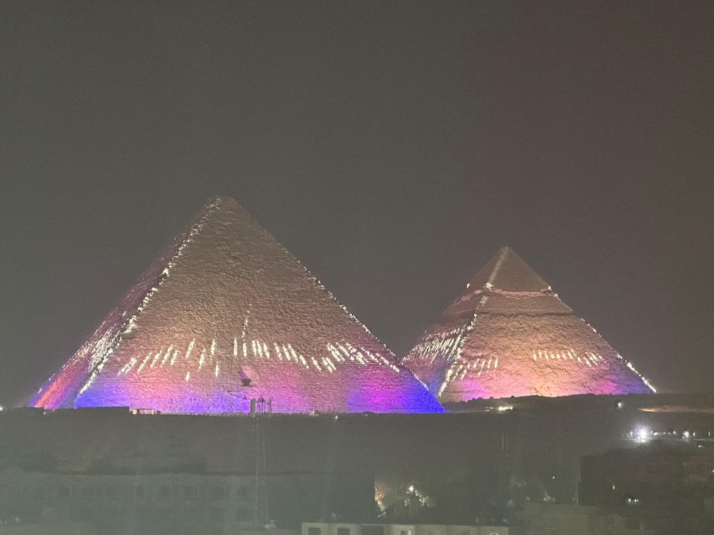Pyramids Charm Hotel 67/72
