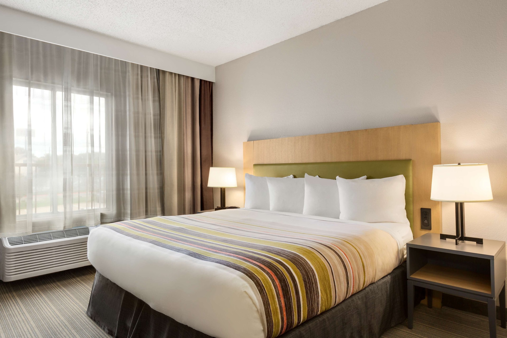 PREMIUM, SUITE, KING BED