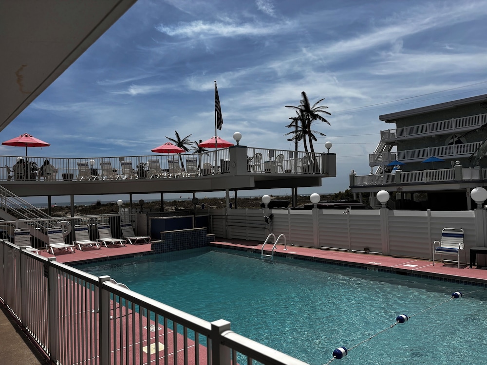 Paradise Ocean Front Resort 37/45