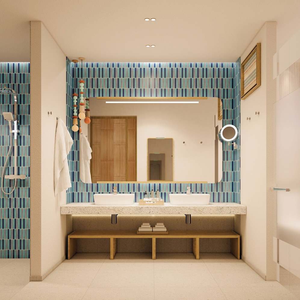 Outrigger Phi Phi Island Resort 100/100